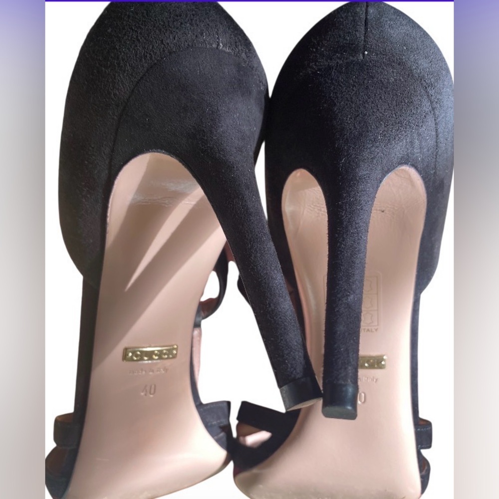 Gucci Suede D'orsay Strappy Stiletto Heels featuring a pointed toe size 40 /10 - Picture 10 of 13